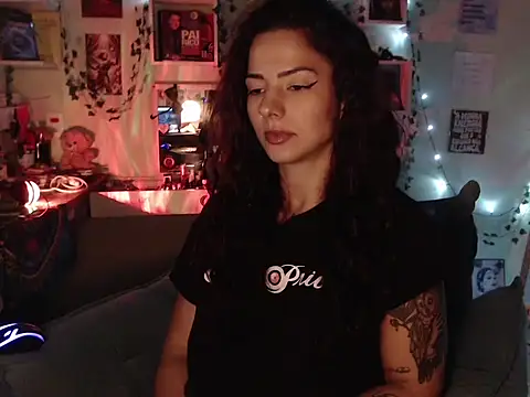 Snapshot of BeellyDance chatting on October 10, 7:52 pm BeellyDance online show from October 10, 7:52 pm