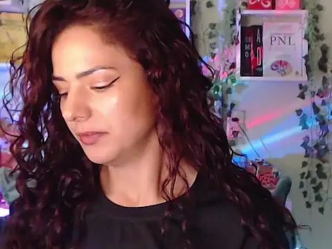 Snapshot of BeellyDance chatting on September 29, 6:57 pm BeellyDance online show from September 29, 6:57 pm