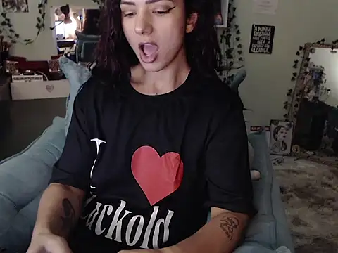 Snapshot of BeellyDance chatting on September 22, 11:25 pm BeellyDance online show from September 22, 11:25 pm