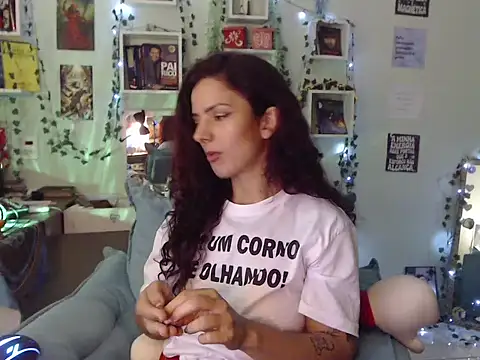 Snapshot of BeellyDance chatting on October 3, 9:20 pm BeellyDance online show from October 3, 9:20 pm