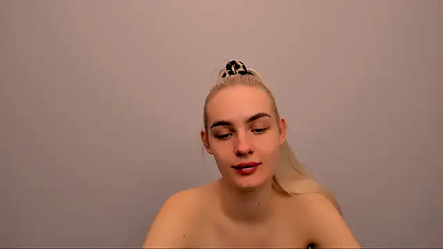 OliviaKisss online show from January 10, 9:30 pm