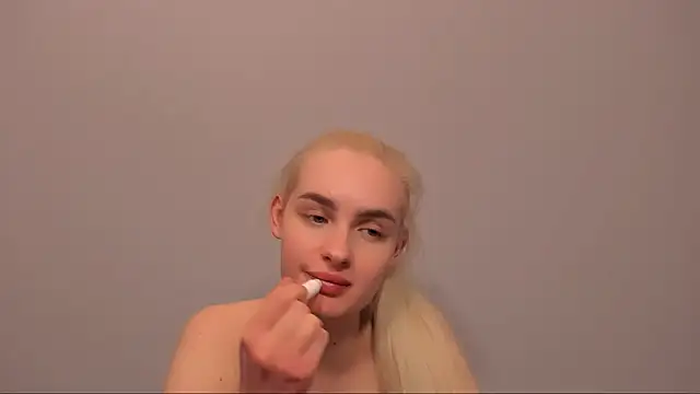 OliviaKisss online show from March 19, 9:19 pm