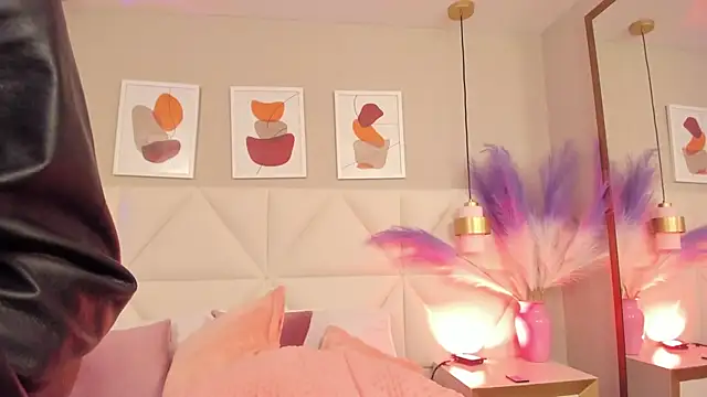 Rebeca jones online show from November 30, 12:31 pm