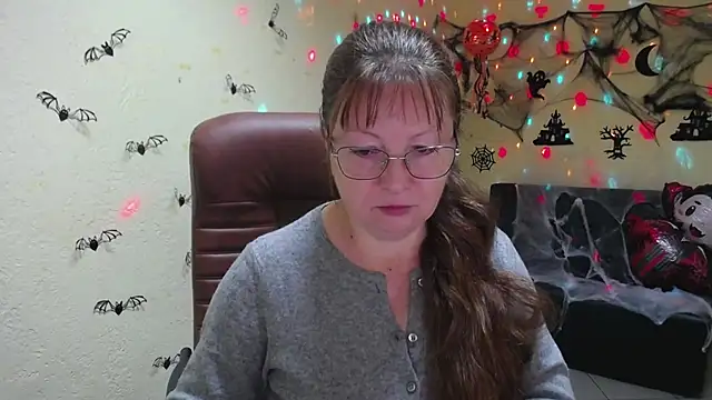 VanessaHotts online show from October 23, 5:02 am