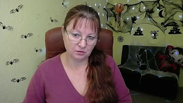 VanessaHotts online show from October 29, 6:07 am