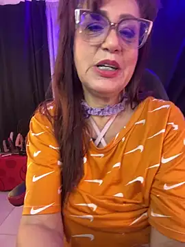 Snapshot of lonely_shewolf chatting on October 1, 6:57 pm lonely shewolf online show from October 1, 6:57 pm