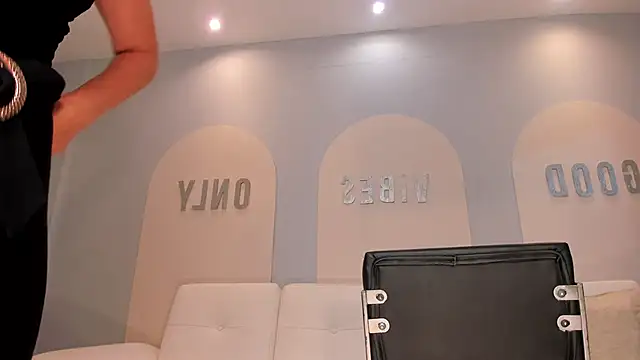 Snapshot of SunnyRivers chatting on October 22, 6:46 pm SunnyRivers online show from October 22, 6:46 pm