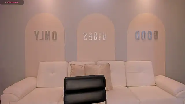 Snapshot of SunnyRivers chatting on October 23, 6:47 pm SunnyRivers online show from October 23, 6:47 pm