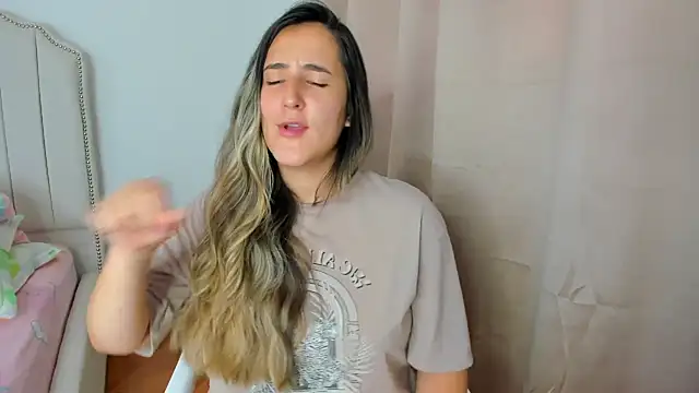 Hanna86 online show from September 18, 3:32 pm