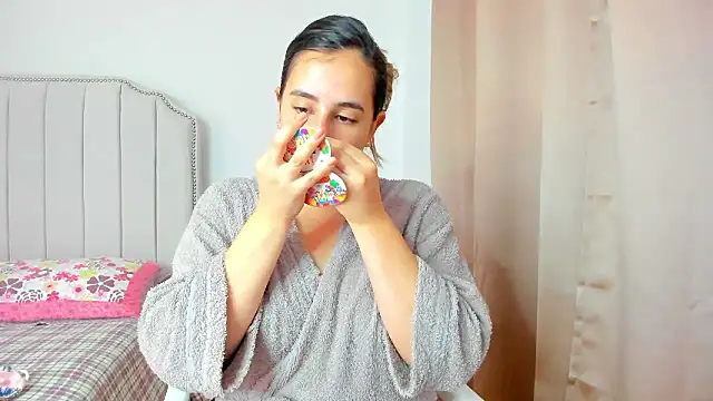 Hanna86 online show from January 11, 4:45 pm