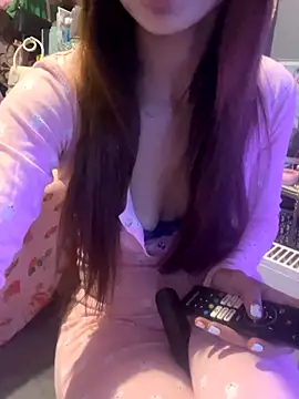 Snapshot of LaPetitechienne1 chatting on October 4, 9:08 pm LaPetitechienne1 online show from October 4, 9:08 pm