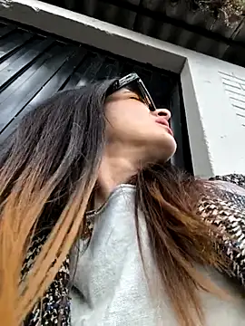 Snapshot of Sam_Sara chatting on October 14, 8:00 pm Sam Sara online show from October 14, 8:00 pm