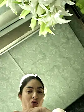 Snapshot of Sam_Sara chatting on October 21, 1:20 am Sam Sara online show from October 21, 1:20 am