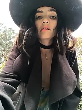 Snapshot of Sam_Sara chatting on October 31, 7:07 pm Sam Sara online show from October 31, 7:07 pm