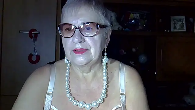 Snapshot of SweetCherry27 chatting on October 1, 4:39 am SweetCherry27 online show from October 1, 4:39 am