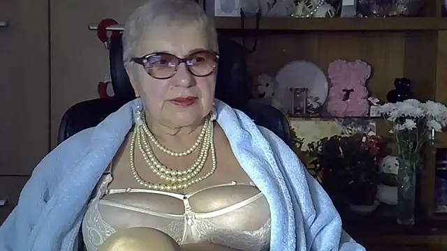 Snapshot of SweetCherry27 chatting on October 12, 3:25 pm SweetCherry27 online show from October 12, 3:25 pm