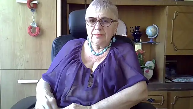 Snapshot of SweetCherry27 chatting on September 26, 10:57 am SweetCherry27 online show from September 26, 10:57 am