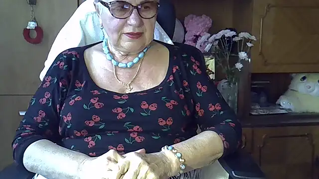 Snapshot of SweetCherry27 chatting on October 8, 10:41 am SweetCherry27 online show from October 8, 10:41 am