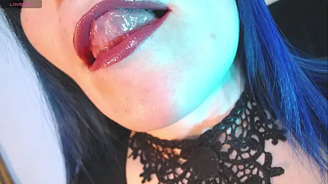 alicia moom online show from November 1, 7:29 pm