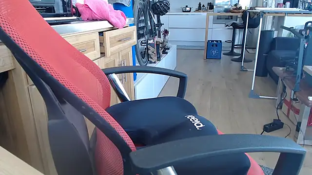 Lisa Sack online show from October 7, 9:46 am