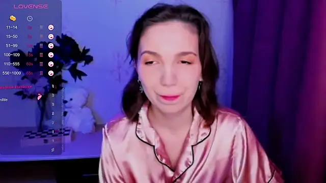 KindHazelHere  online show from April 15, 1:06 am