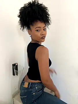 Snapshot of ShadayCarmell chatting on October 16, 8:33 pm ShadayCarmell online show from October 16, 8:33 pm