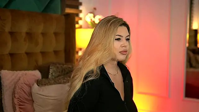 Snapshot of SophieBoobsX chatting on October 20, 5:32 am SophieBoobsX online show from October 20, 5:32 am