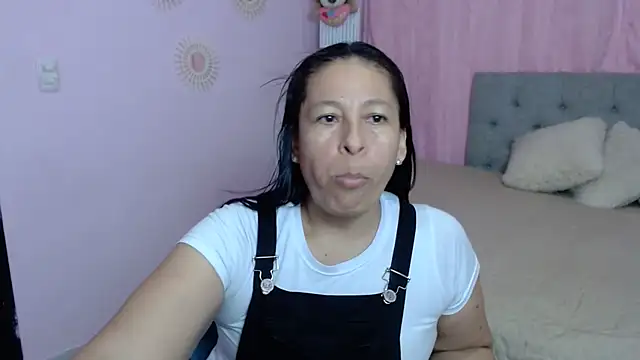 Snapshot of mature_martina chatting on October 9, 10:36 pm mature martina online show from October 9, 10:36 pm