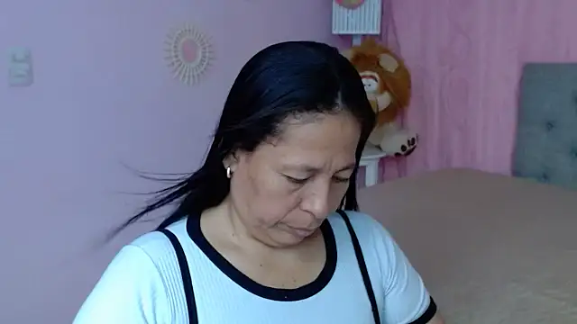 Snapshot of mature_martina chatting on October 13, 7:49 pm mature martina online show from October 13, 7:49 pm