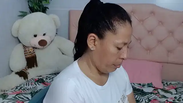 Snapshot of mature_martina chatting on September 29, 10:26 pm mature martina online show from September 29, 10:26 pm