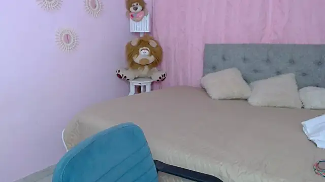 Snapshot of mature_martina chatting on October 17, 10:35 pm mature martina online show from October 17, 10:35 pm