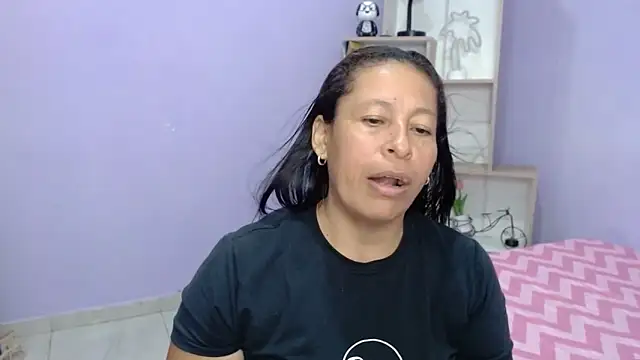 Snapshot of mature_martina chatting on October 24, 11:34 pm mature martina online show from October 24, 11:34 pm