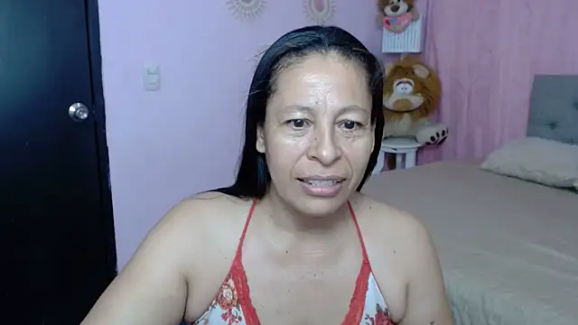 Snapshot of mature_martina chatting on October 5, 7:13 am mature martina online show from October 5, 7:13 am