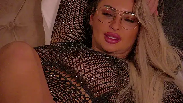 Denisse Perry online show from January 13, 1:44 am