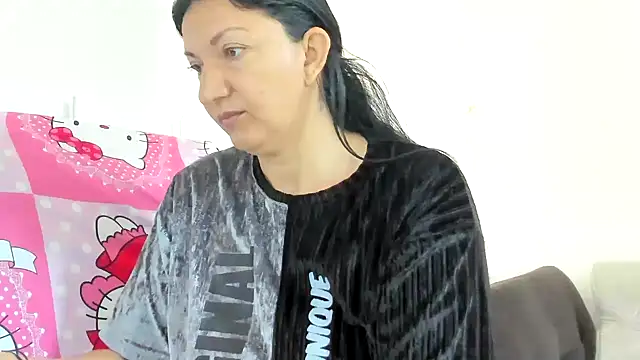 Snapshot of Angelblue_ chatting on September 29, 11:59 am Angelblue online show from September 29, 11:59 am