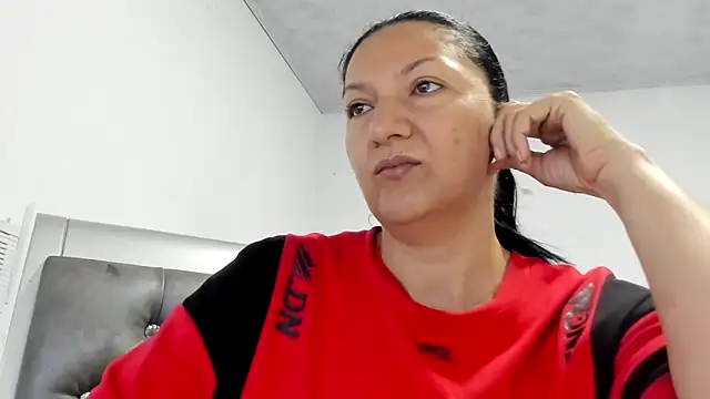 Snapshot of Angelblue_ chatting on October 2, 2:44 pm Angelblue online show from October 2, 2:44 pm