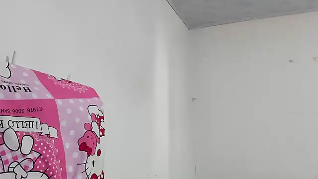 Snapshot of Angelblue_ chatting on September 27, 2:24 pm Angelblue online show from September 27, 2:24 pm