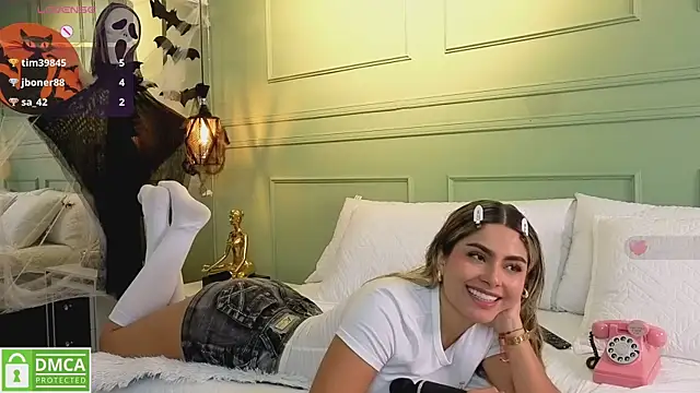 Snapshot of kataliina__ chatting on October 30, 12:28 pm kataliina online show from October 30, 12:28 pm