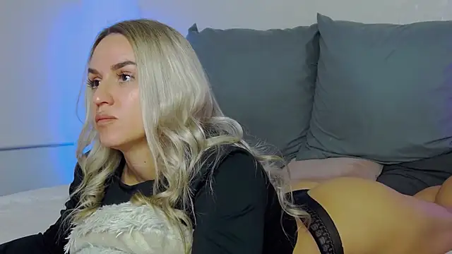 SofiJames online show from September 30, 6:52 am