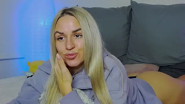 SofiJames online show from October 5, 7:35 am