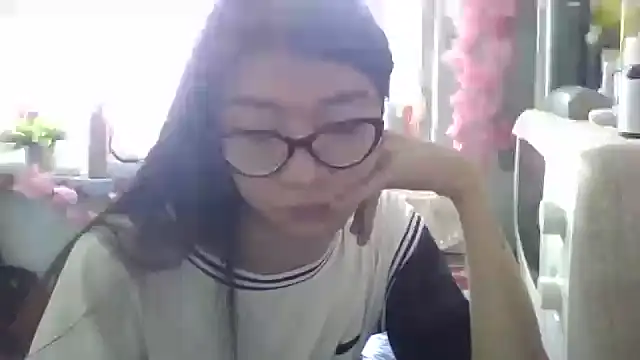 Snapshot of CarlyJoy chatting on October 3, 9:03 am CarlyJoy online show from October 3, 9:03 am