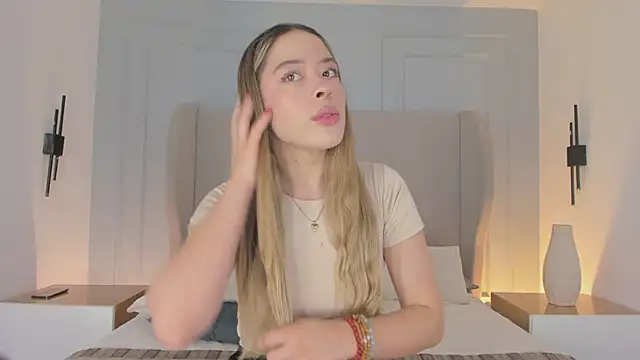 chloe d online show from April 9, 12:10 pm