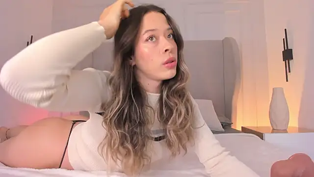 chloe d online show from December 4, 1:24 pm