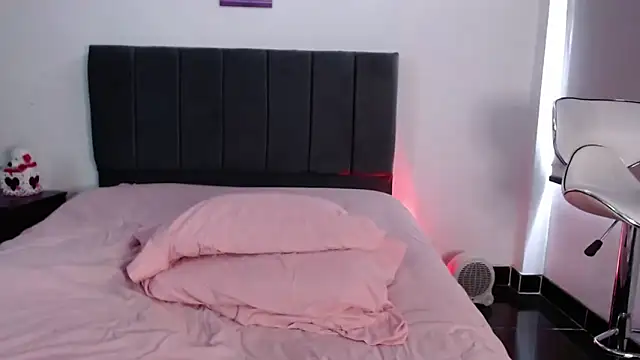 Snapshot of Daniela-hot chatting on September 16, 4:04 pm Daniela-hot online show from September 16, 4:04 pm