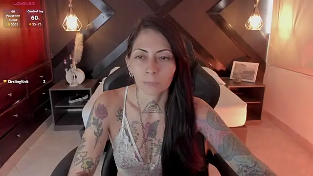 Snapshot of dark_gotica chatting on October 28, 7:19 pm dark gotica online show from October 28, 7:19 pm