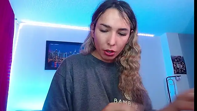 Snapshot of Niky_777 chatting on September 17, 7:23 pm Niky 777 online show from September 17, 7:23 pm