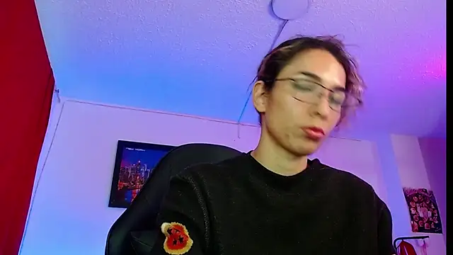 Snapshot of Niky_777 chatting on October 28, 12:16 am Niky 777 online show from October 28, 12:16 am