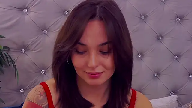 Snapshot of MeIisaLove chatting on October 5, 8:14 pm MeIisaLove online show from October 5, 8:14 pm