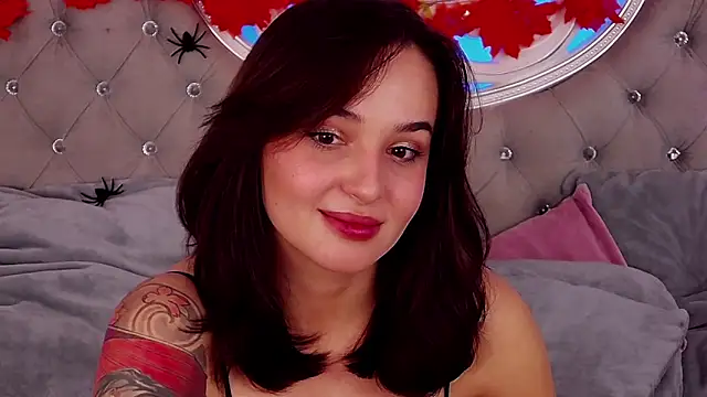 Snapshot of MeIisaLove chatting on October 22, 3:50 pm MeIisaLove online show from October 22, 3:50 pm