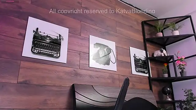 Snapshot of KatyaBlonding chatting on October 28, 8:35 pm KatyaBlonding online show from October 28, 8:35 pm